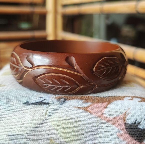 Brown Leaves Leave Carved Brown Plastic Lucite Vintage Bracelet No Seams - Picture 2 of 7